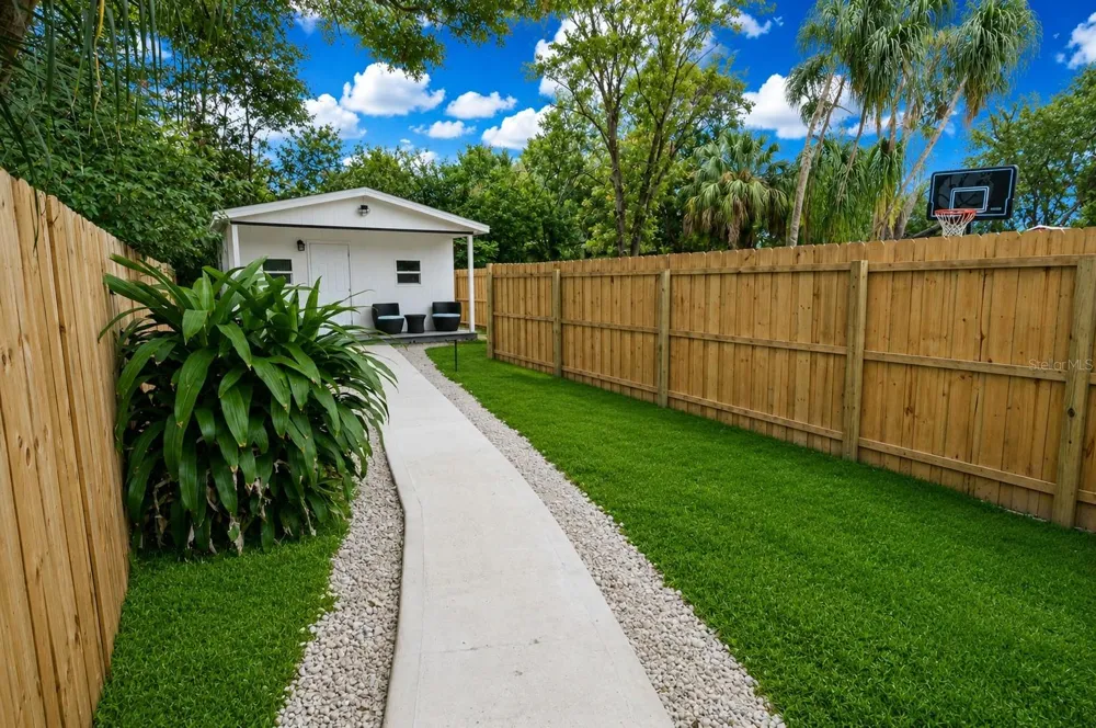10934 BOULEVARD Tampa, FL 33612