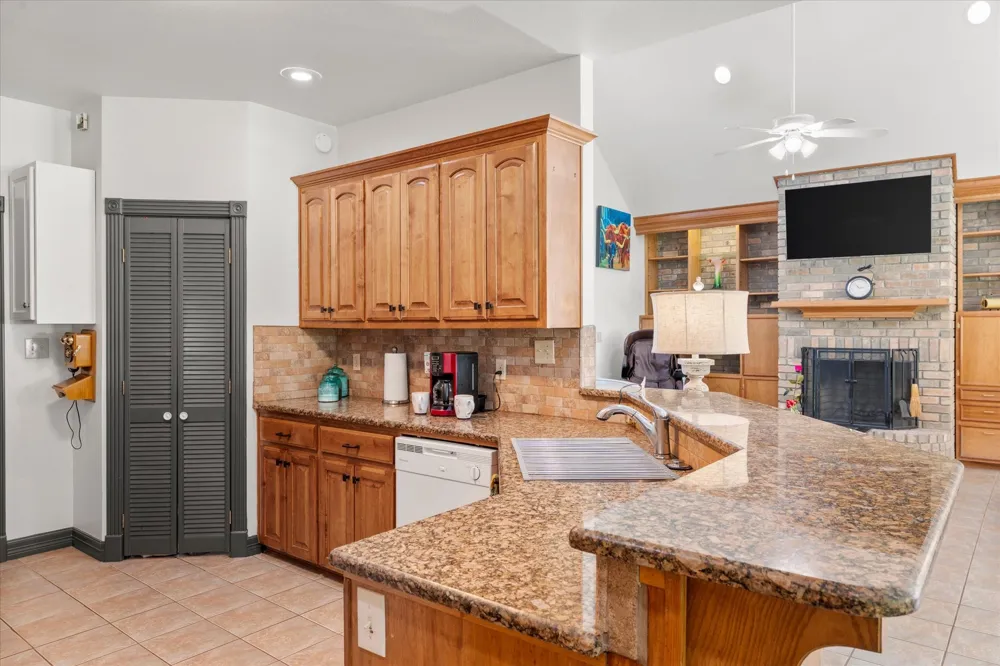181 County Road 2137 Pittsburg, TX 75686