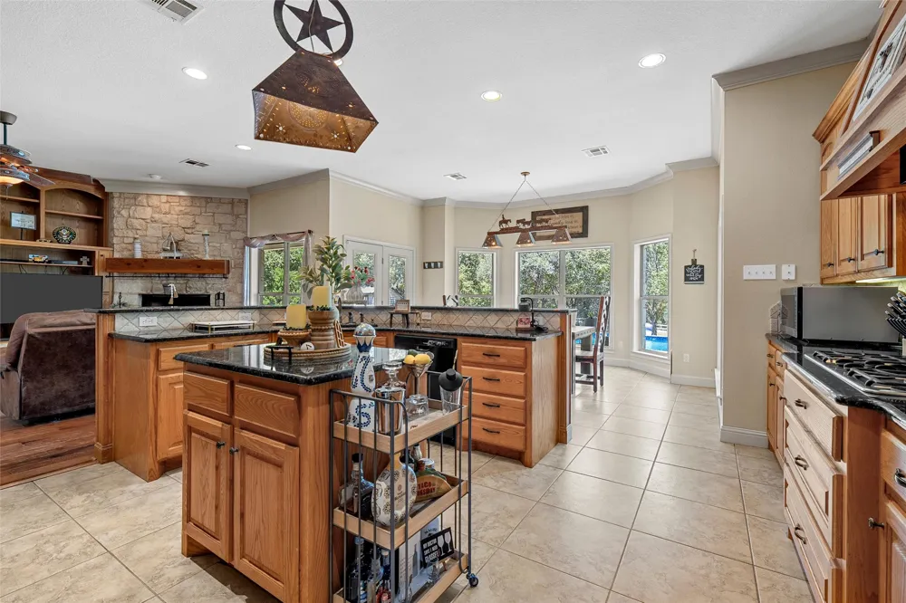 200 Johanne Point Road Bruceville Eddy, TX 76524