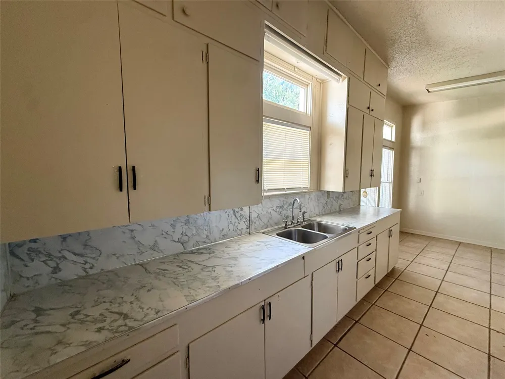 849 E North 11th Street Abilene, TX 79601