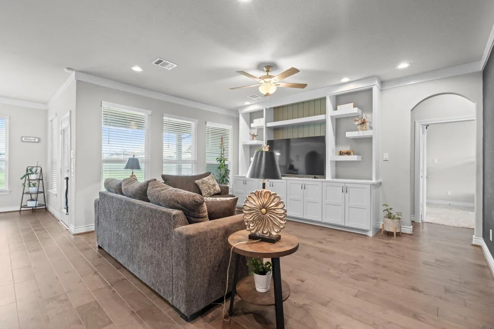 426 Hunters Crossing Drive Sealy, TX 77474
