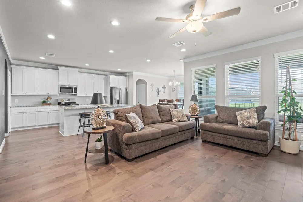 426 Hunters Crossing Drive Sealy, TX 77474