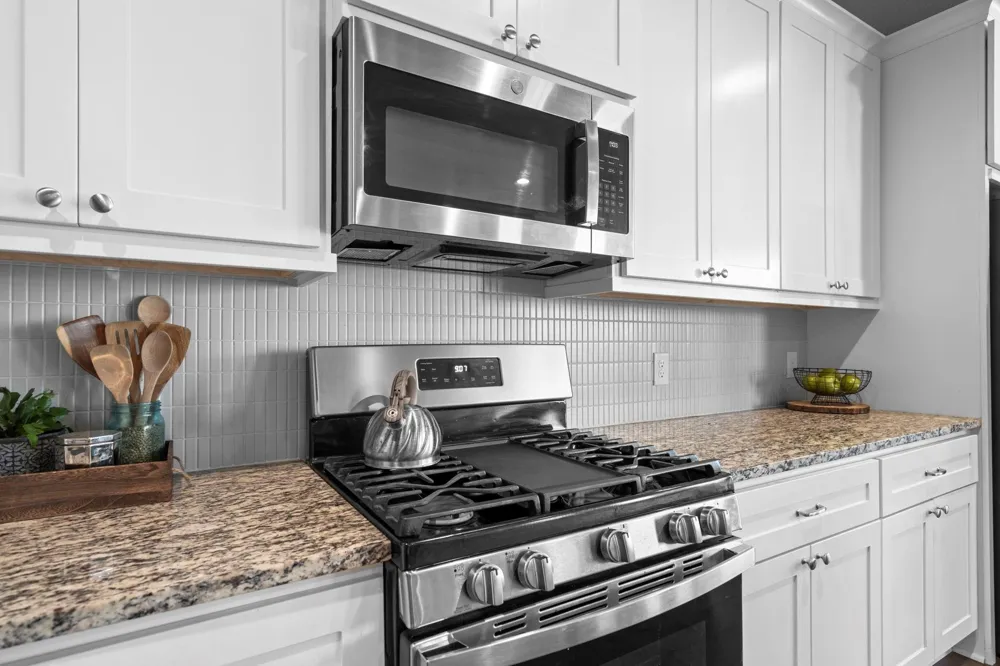 426 Hunters Crossing Drive Sealy, TX 77474