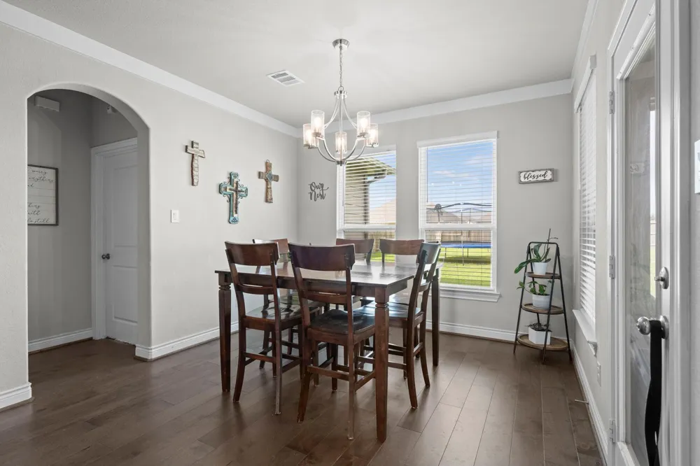 426 Hunters Crossing Drive Sealy, TX 77474
