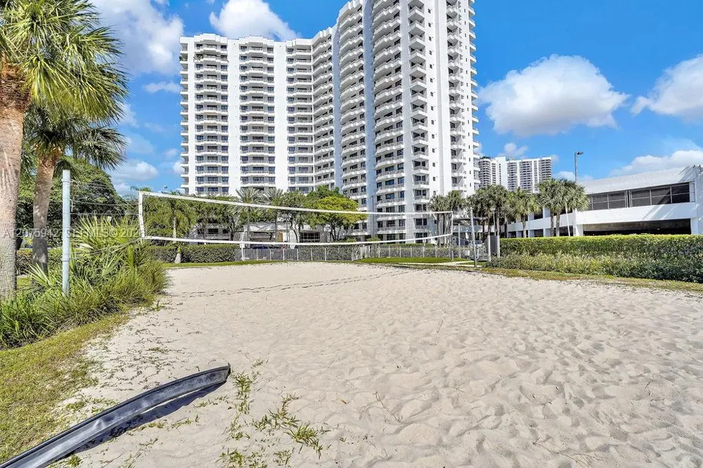 3300 NE 191st St #LP03 Aventura, FL 33180