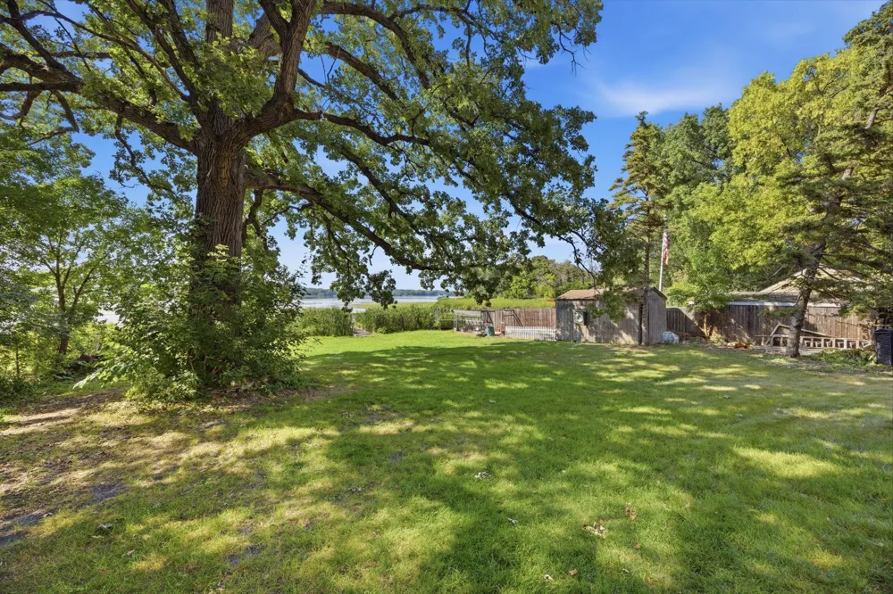 6247 Eagle Lake Drive Maple Grove, MN 55369