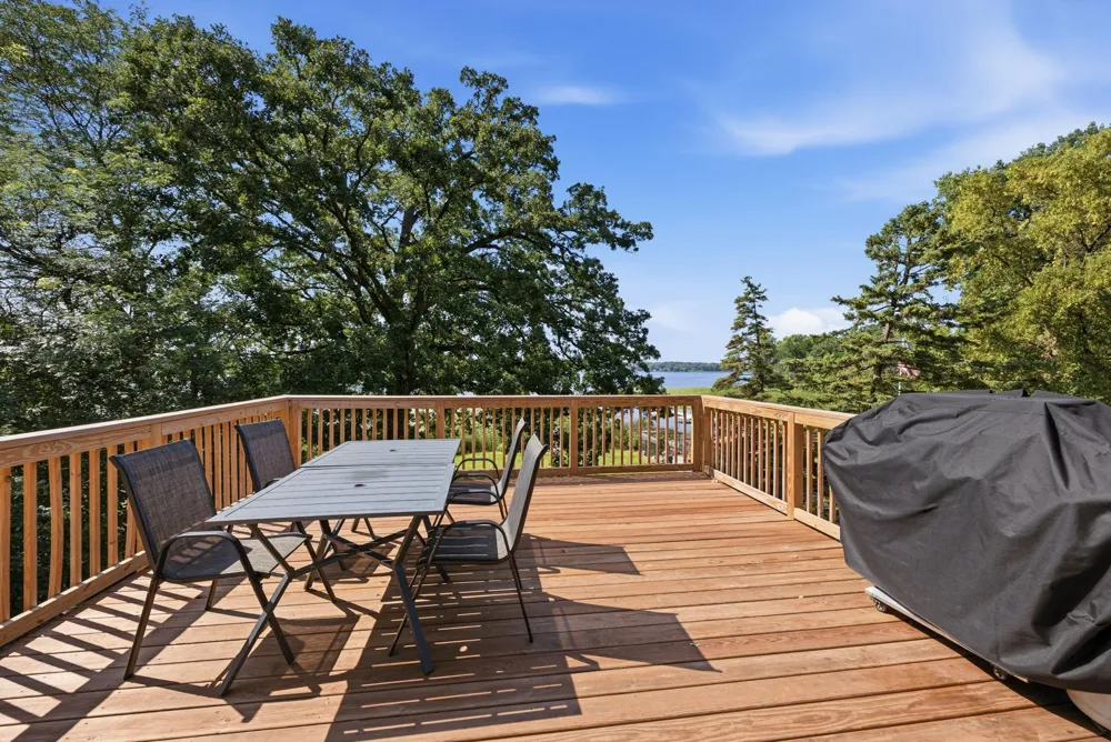 6247 Eagle Lake Drive Maple Grove, MN 55369
