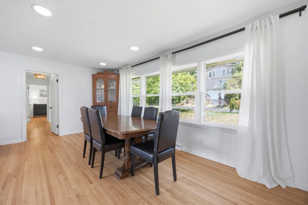 6247 Eagle Lake Drive Maple Grove, MN 55369