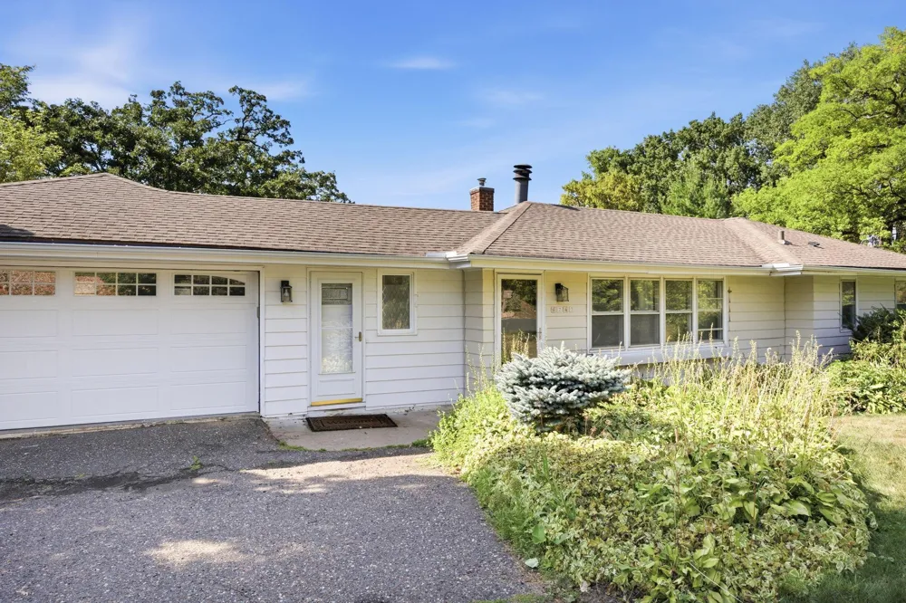 6247 Eagle Lake Drive Maple Grove, MN 55369