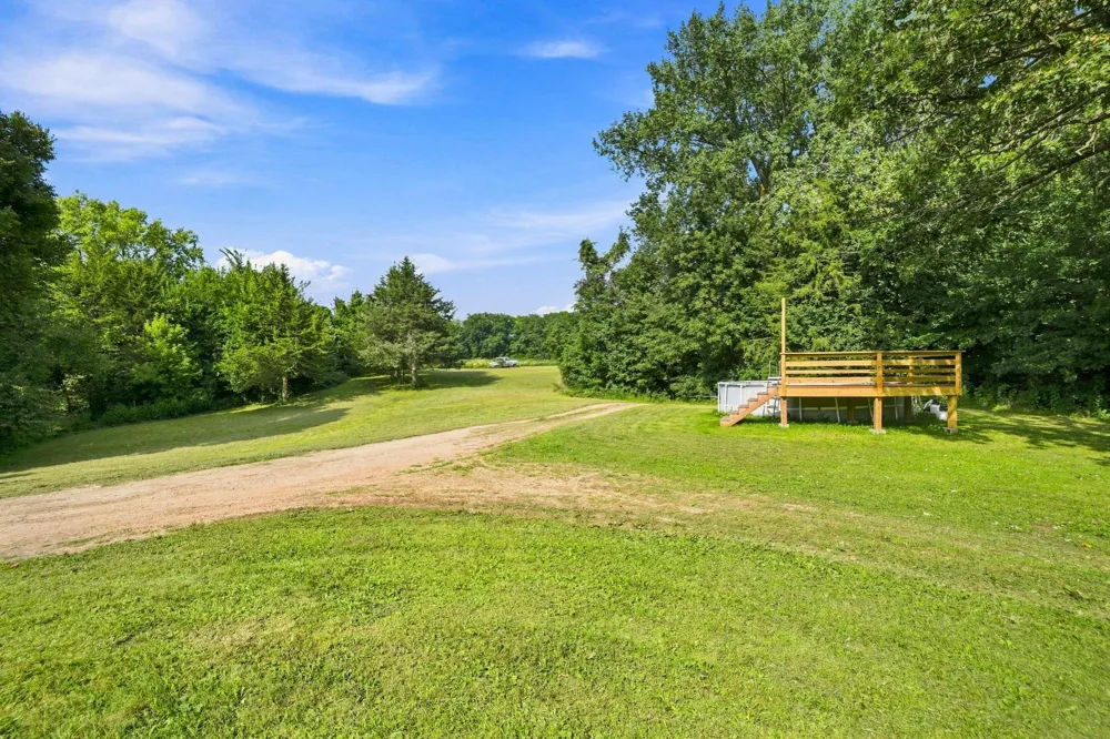 27542 Scenic Byway Road Belle Plaine, MN 56011