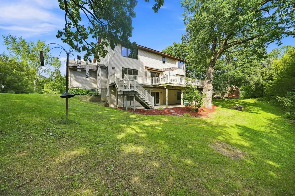 27542 Scenic Byway Road Belle Plaine, MN 56011