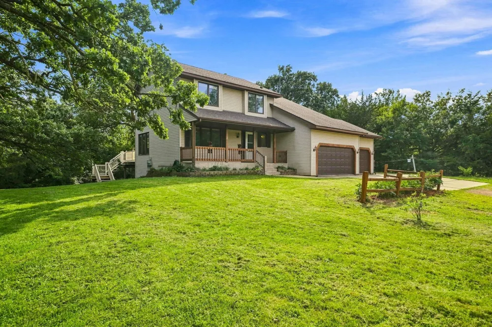 27542 Scenic Byway Road Belle Plaine, MN 56011