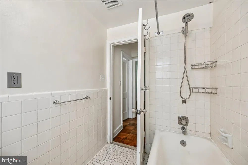 4481 MACARTHUR BOULEVARD NW #204 Washington, DC 20007