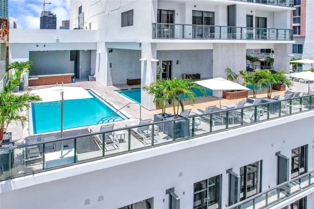 229 SW 9th St #404 Miami, FL 33130