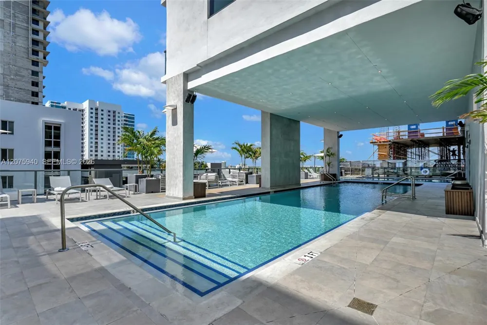 229 SW 9th St #404 Miami, FL 33130