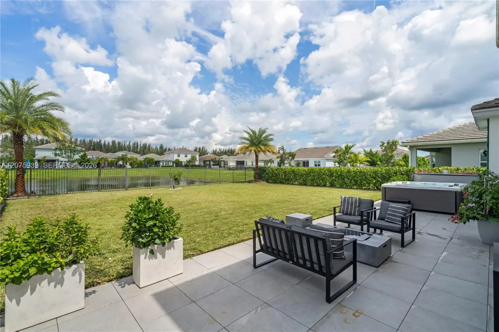 15769 Hummingbird Ln Westlake, FL 33470