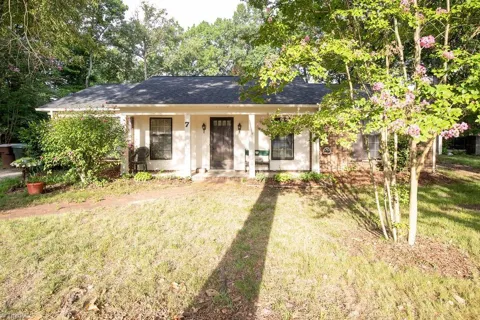 7 Coachman Court