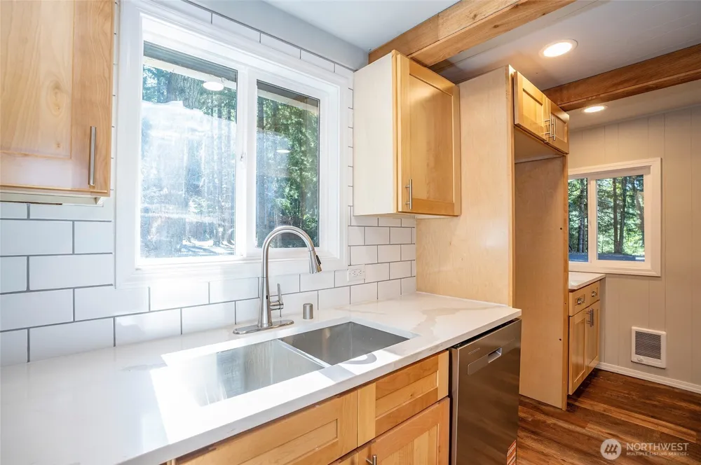 120 Cascade Drive Packwood, WA 98361
