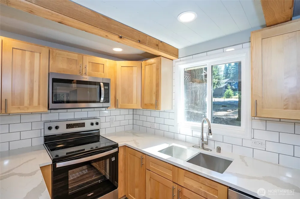 120 Cascade Drive Packwood, WA 98361