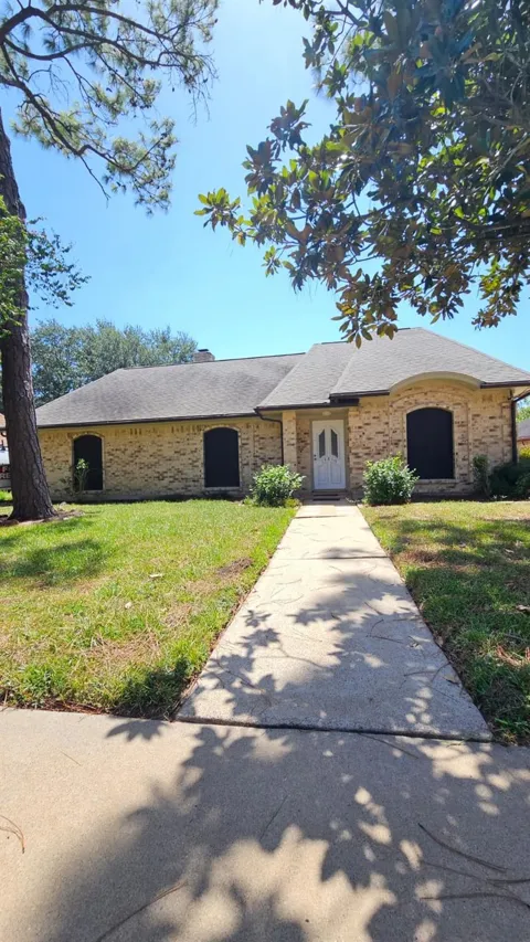 14819 Knightsway Drive