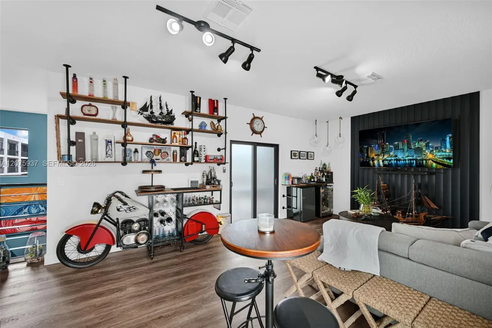 4256 NW 83rd Ave Doral, FL 33166
