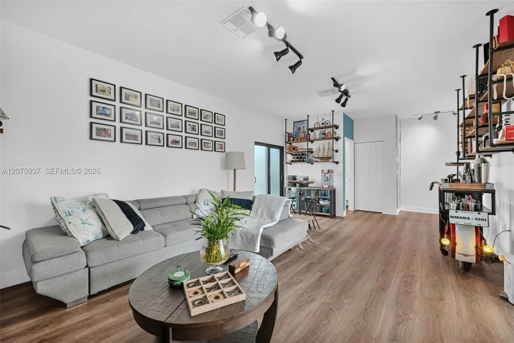 4256 NW 83rd Ave Doral, FL 33166