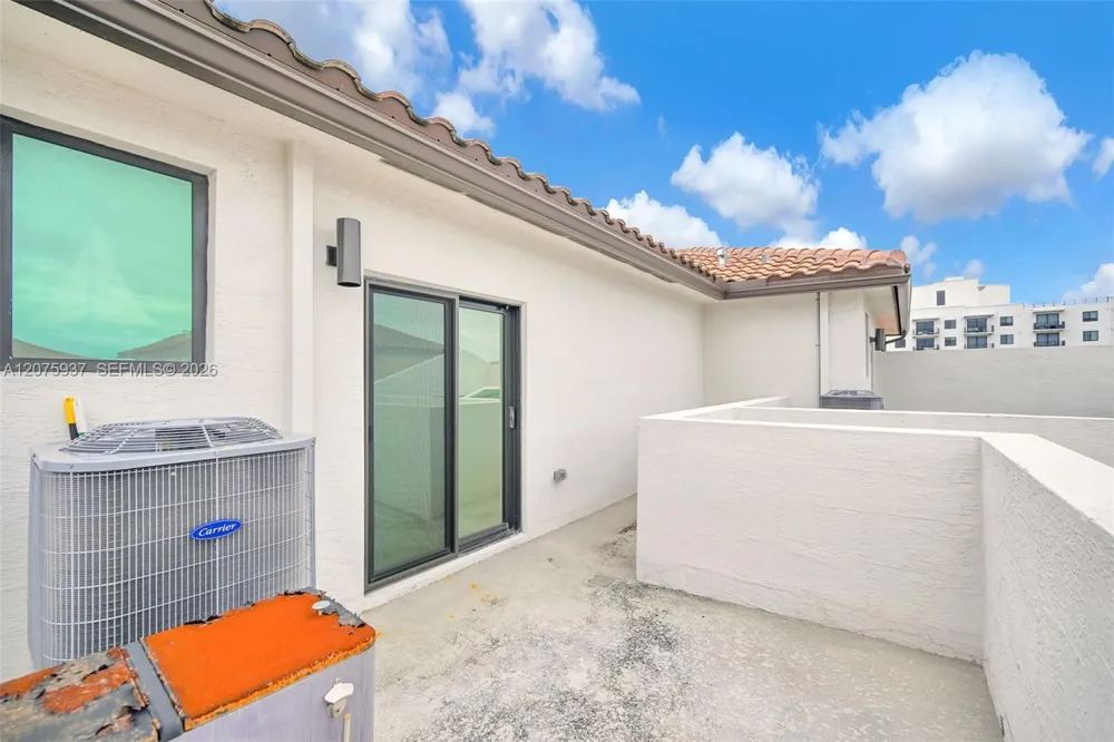4256 NW 83rd Ave Doral, FL 33166