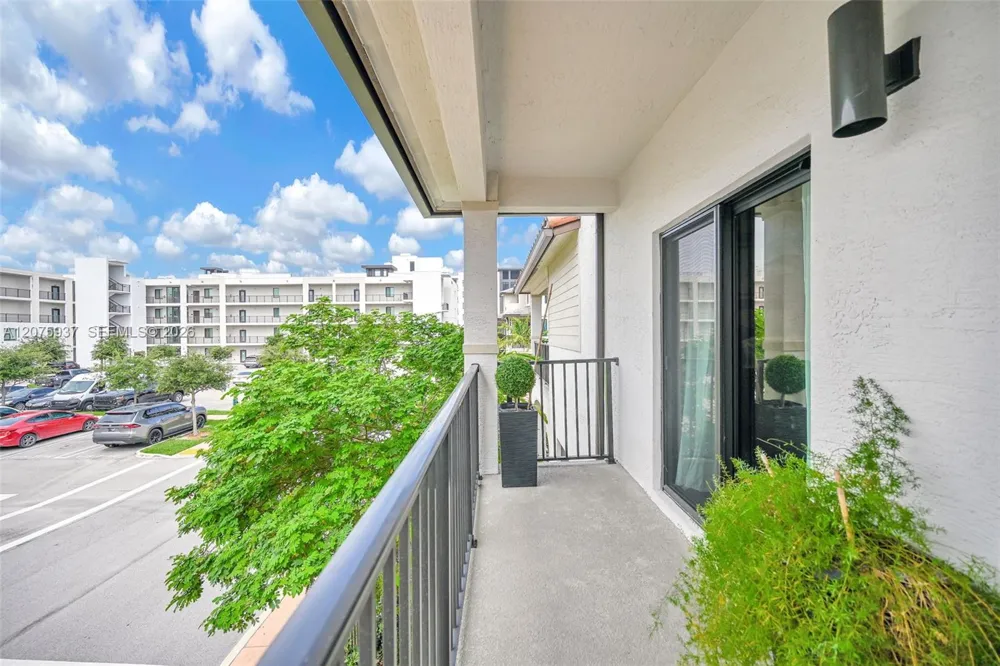 4256 NW 83rd Ave Doral, FL 33166
