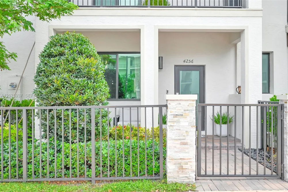4256 NW 83rd Ave Doral, FL 33166