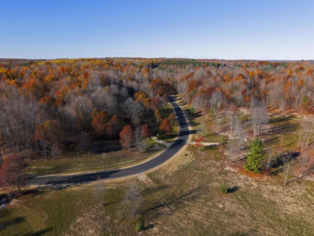 5698 SW Old Oak Trail Springfield Township, MI 49633
