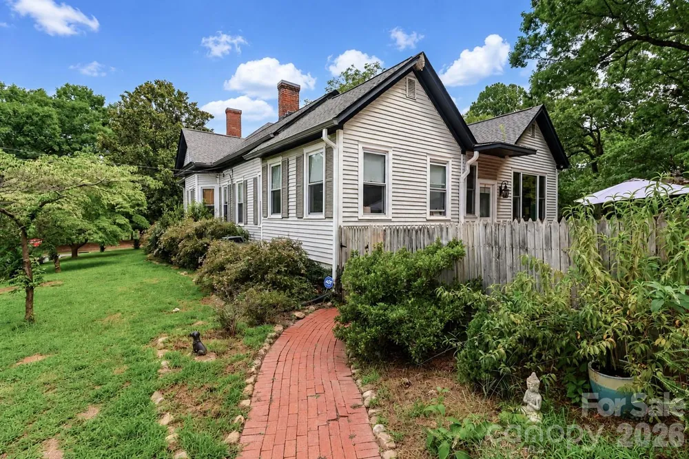 804 E Broad Street Statesville, NC 28677