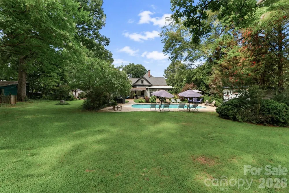 804 E Broad Street Statesville, NC 28677