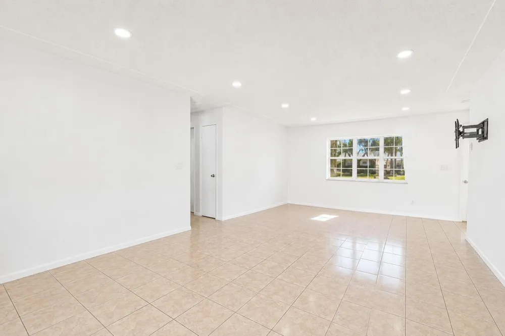 330 W 22ND COURT Riviera Beach, FL 33404