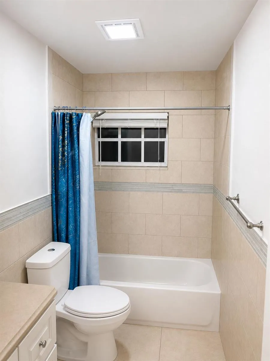 330 W 22ND COURT Riviera Beach, FL 33404