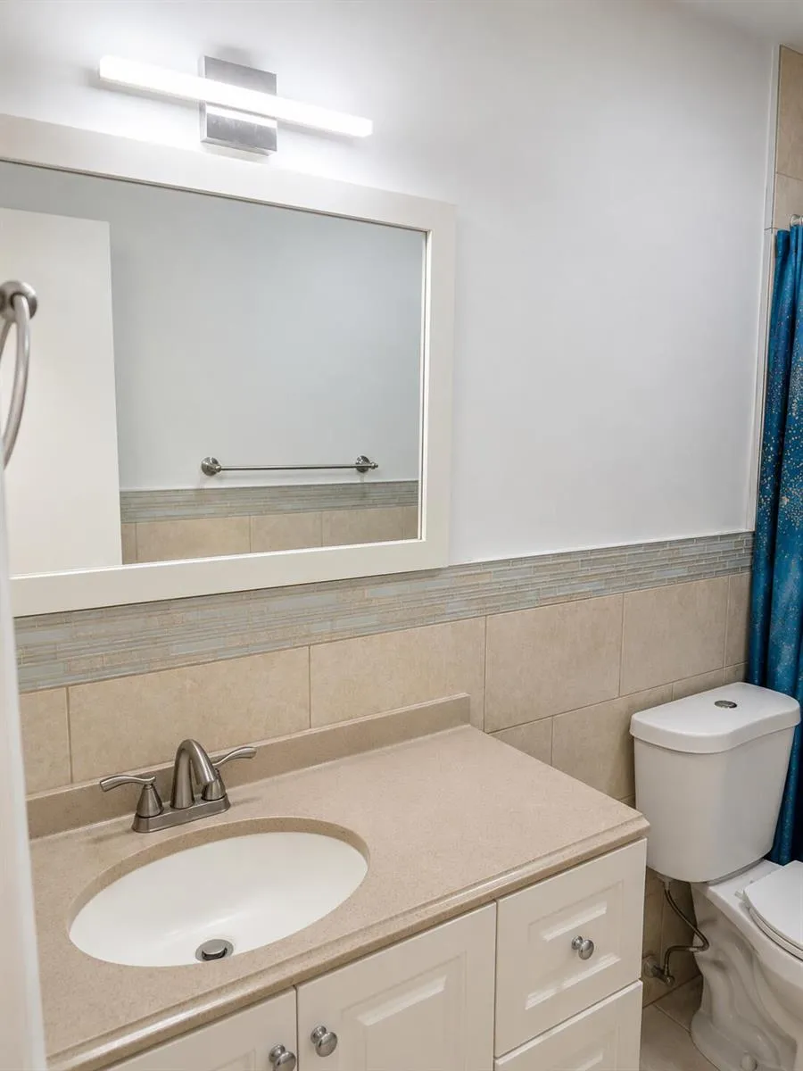 330 W 22ND COURT Riviera Beach, FL 33404
