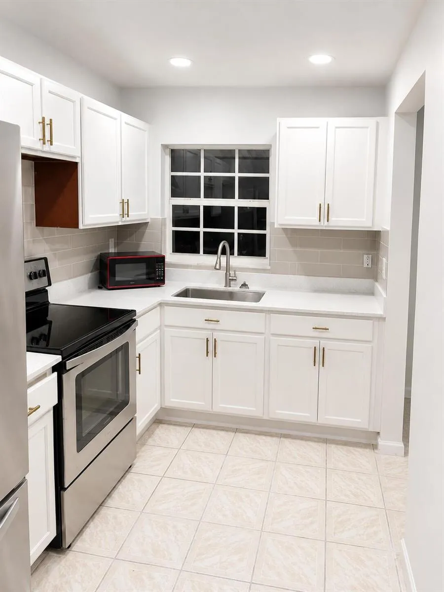 330 W 22ND COURT Riviera Beach, FL 33404