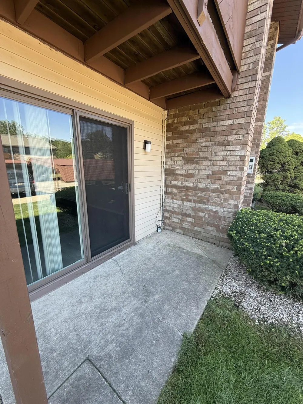 7708 Manor Circle #Apt 103 Westland, MI 48185