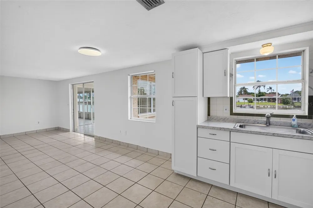 3852 SUNRAY DRIVE Holiday, FL 34691