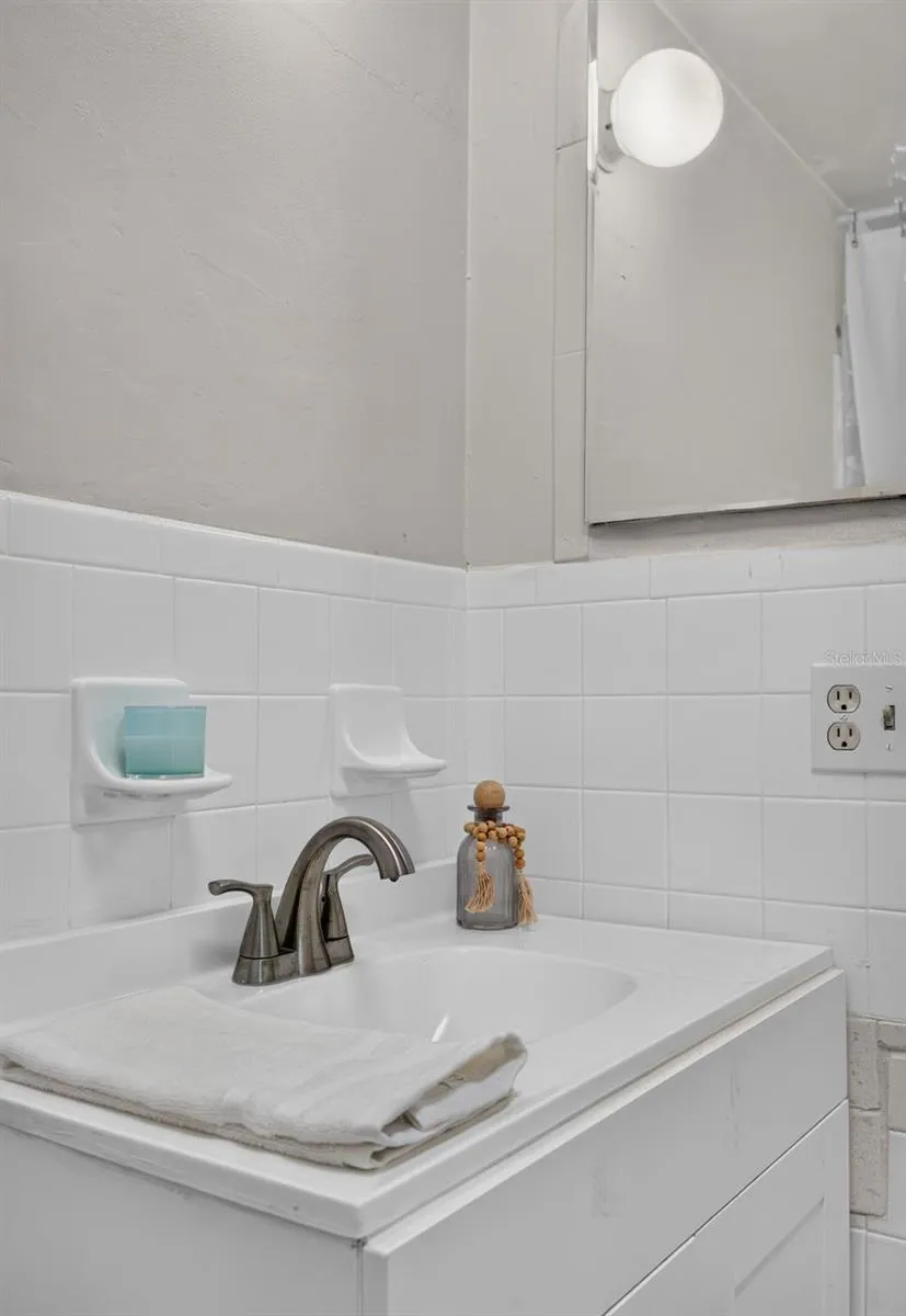 3852 SUNRAY DRIVE Holiday, FL 34691