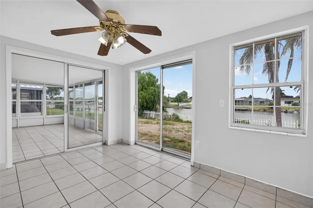 3852 SUNRAY DRIVE Holiday, FL 34691