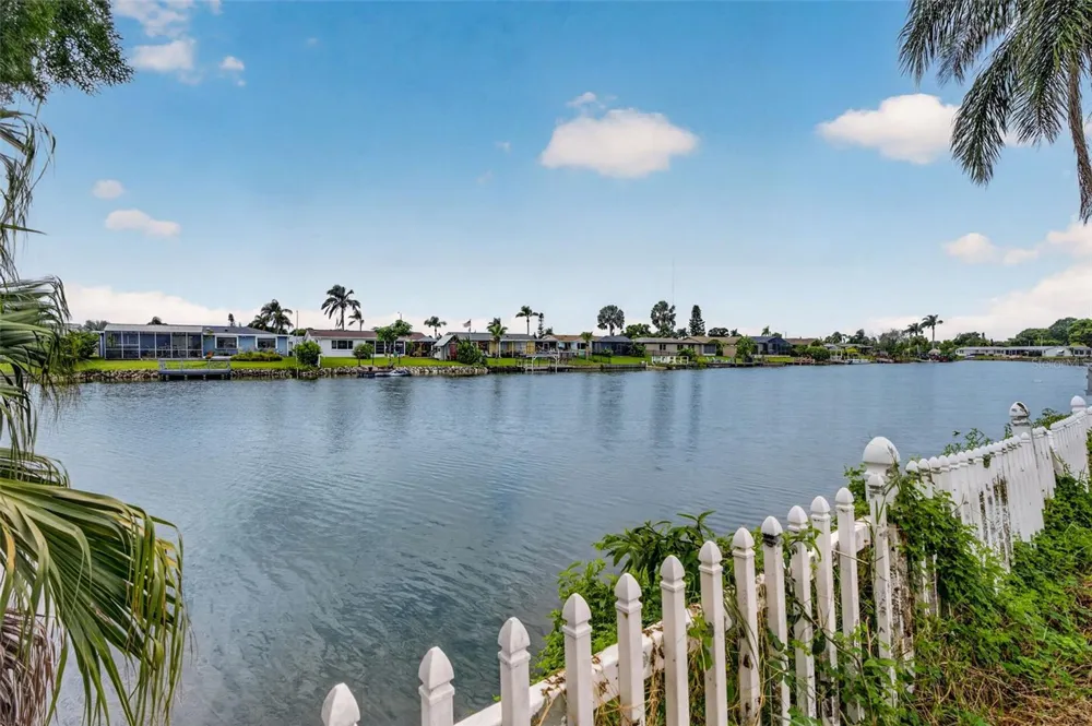 3852 SUNRAY DRIVE Holiday, FL 34691