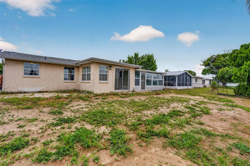 3852 SUNRAY DRIVE Holiday, FL 34691