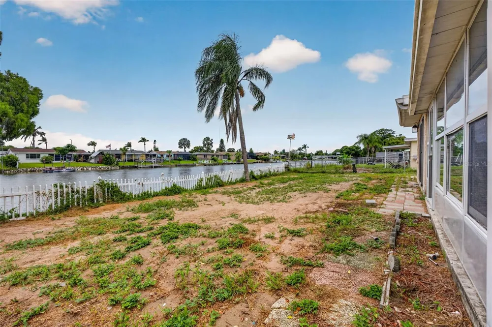 3852 SUNRAY DRIVE Holiday, FL 34691