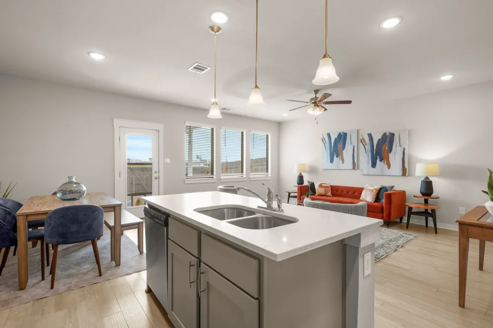 253 FIELDWOOD DRIVE #B Buda, TX 78610
