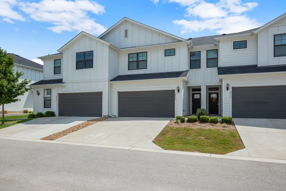 253 FIELDWOOD DRIVE #B Buda, TX 78610