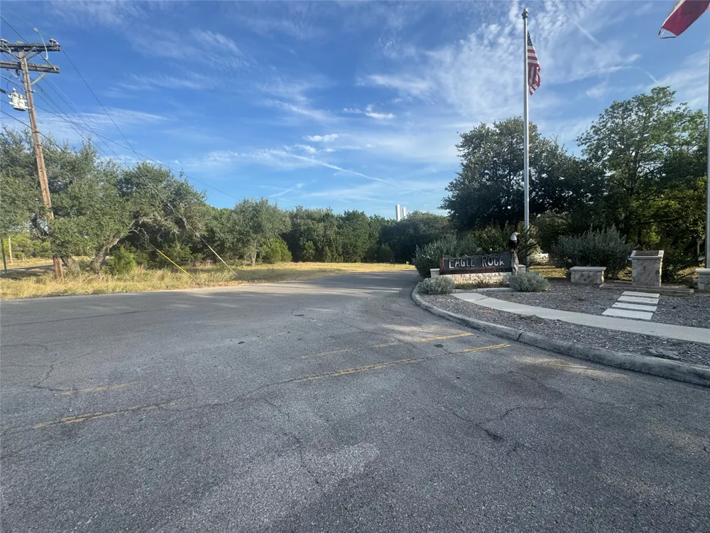 238 WOODCREEK DRIVE Wimberley, TX 78676