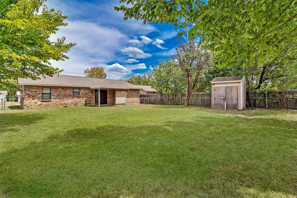 509 NW Renfro Street Burleson, TX 76028