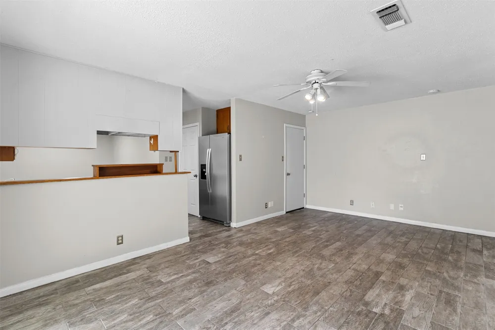 509 NW Renfro Street Burleson, TX 76028