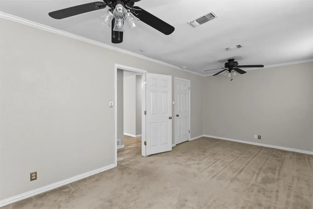 509 NW Renfro Street Burleson, TX 76028