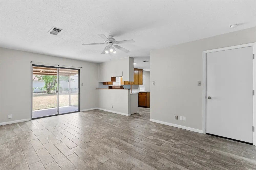 509 NW Renfro Street Burleson, TX 76028